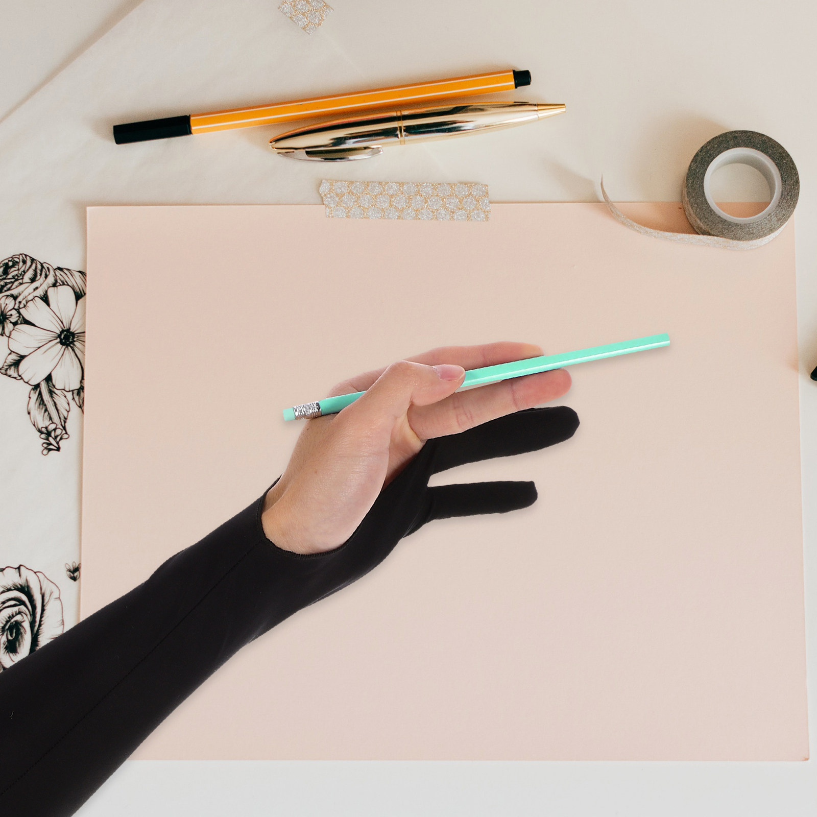 قفاز رسم للفنانين بتصميم إصبعي - مراجعة Digital Drawing Tablet وسعره